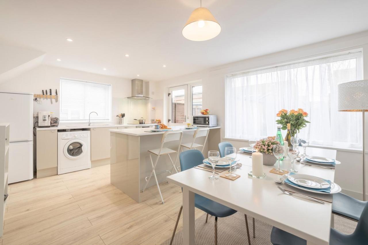 Elegant Home Mod Kitchen, Fast Wi-Fi, Free Parking キャリクファーガス エクステリア 写真