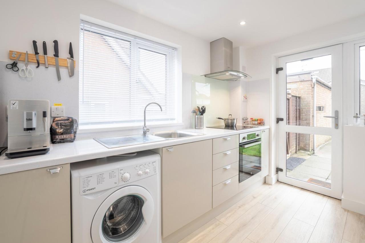 Elegant Home Mod Kitchen, Fast Wi-Fi, Free Parking キャリクファーガス エクステリア 写真