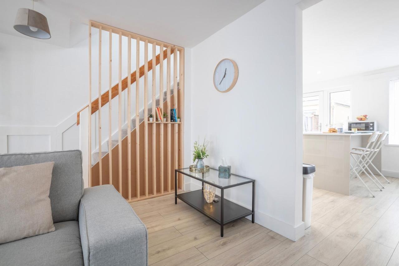 Elegant Home Mod Kitchen, Fast Wi-Fi, Free Parking キャリクファーガス エクステリア 写真