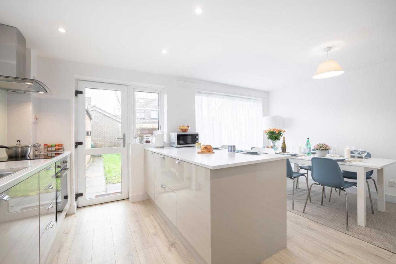 Elegant Home Mod Kitchen, Fast Wi-Fi, Free Parking キャリクファーガス エクステリア 写真